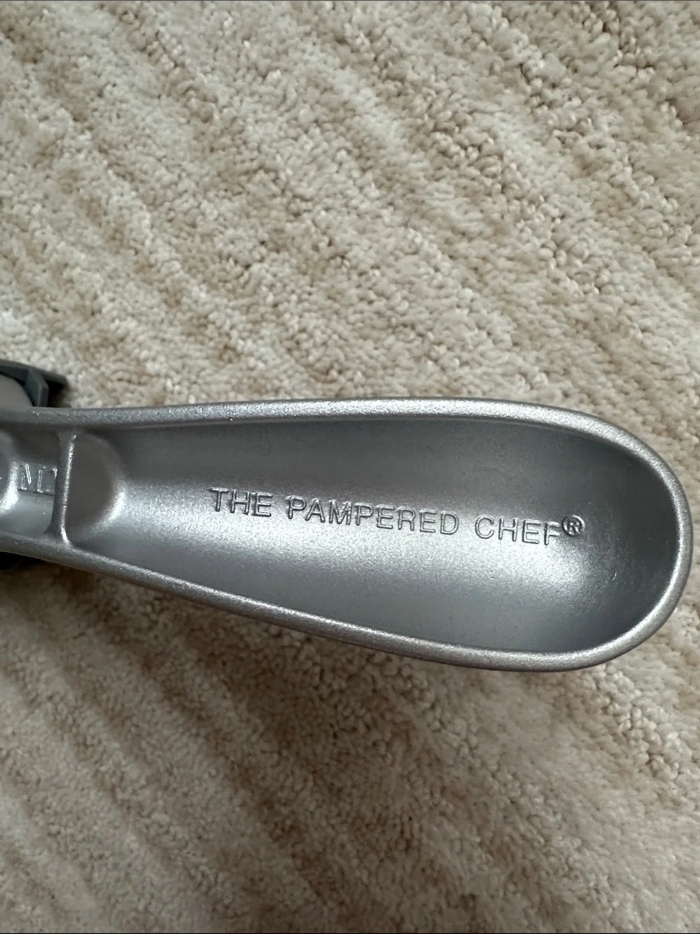 The Pampered Chef Metal Garlic Press #2575 with Cleaning Tool